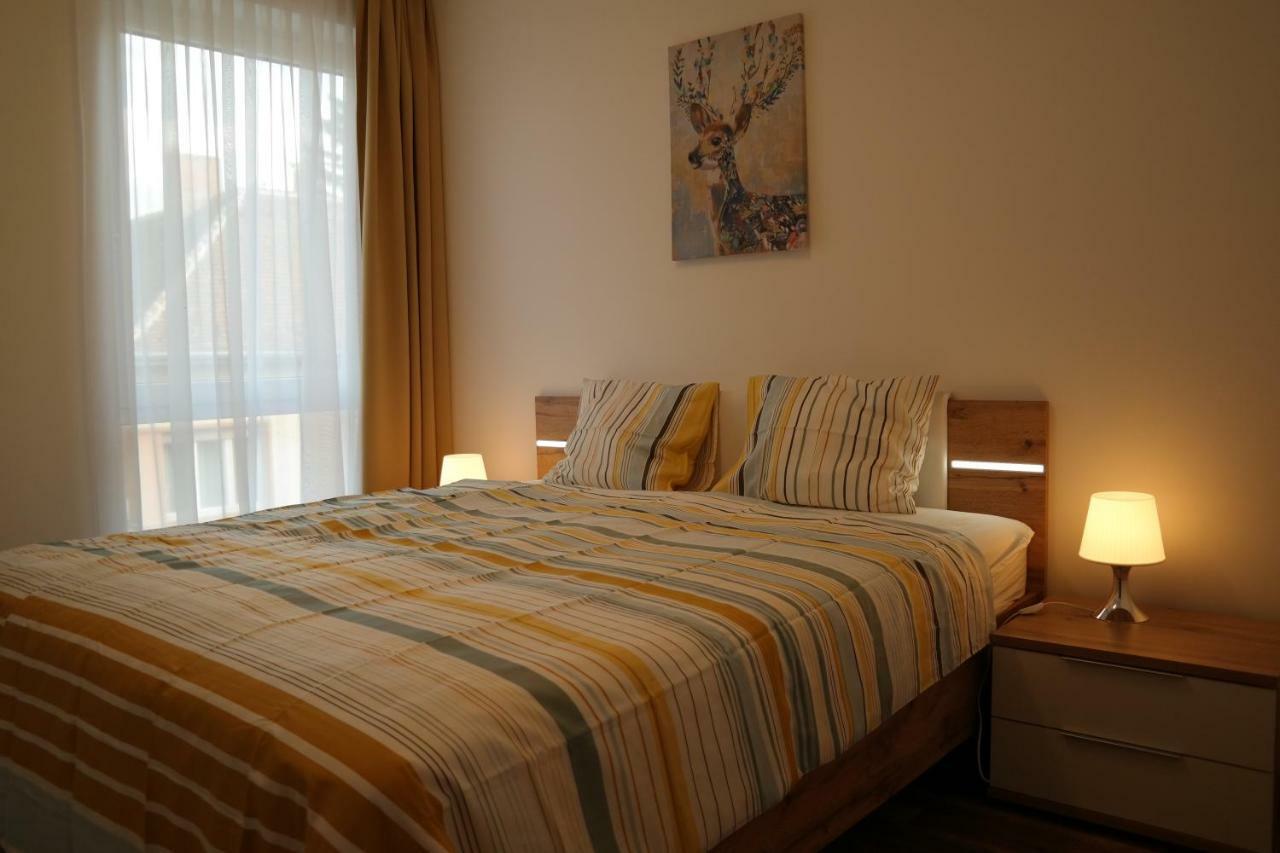 Holiday Apartman With Free Parking Győr Exterior foto